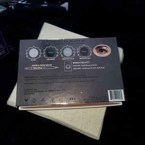 Eye Shadow Set with Brush - Pearl, Celaphire, Shooting Star, Midnight Sky